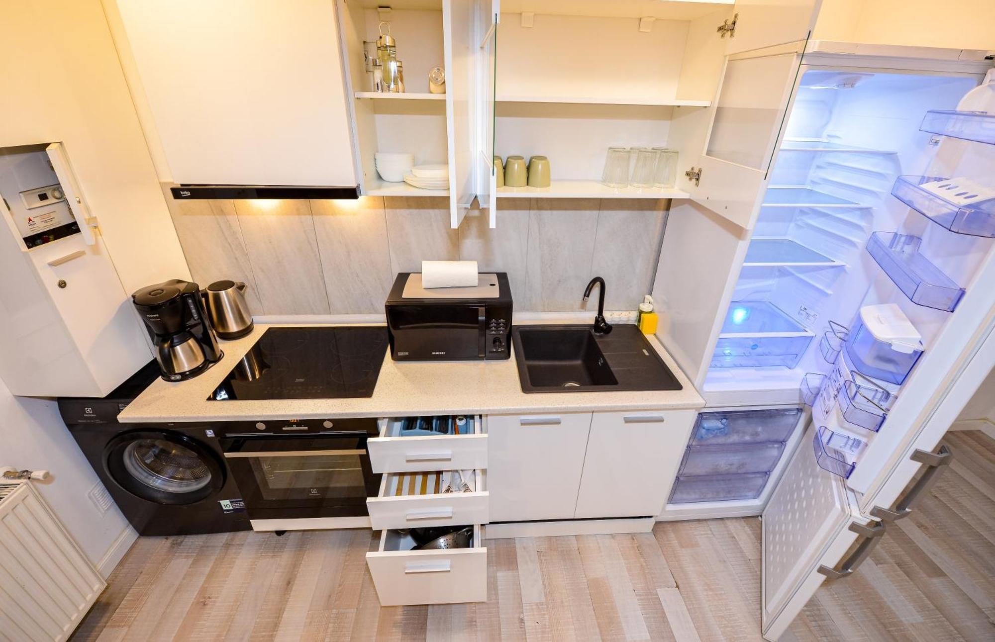 Ben Yehuda - Shabbat Friendly Apartments Bucureşti Ngoại thất bức ảnh